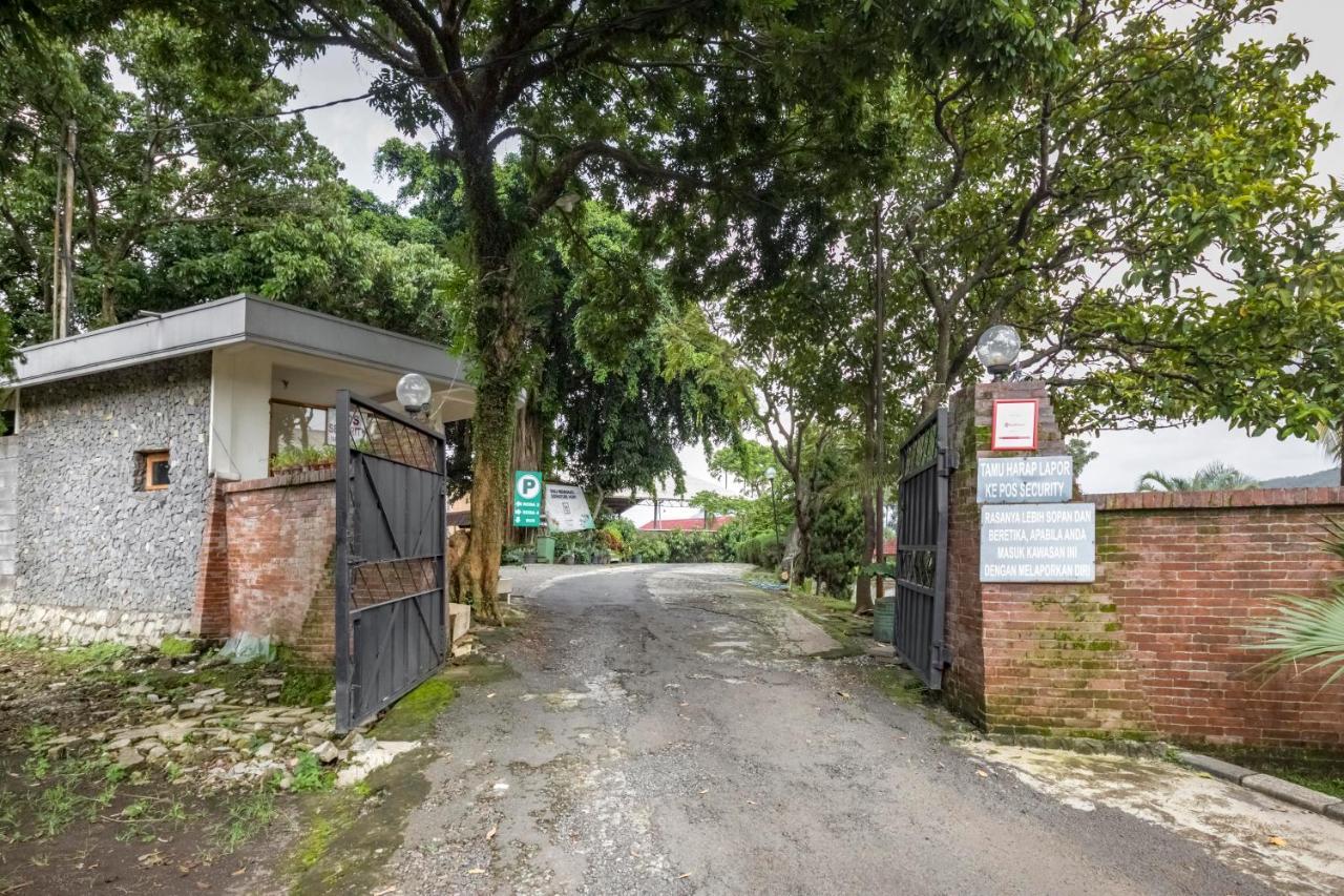 Reddoorz Plus @ Purwodadi Pasuruan Eksteriør bilde